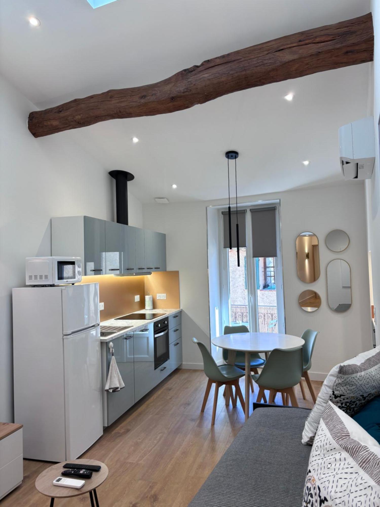 Charmant Appartement Au Coeur De Villeneuve Loubet Exterior photo