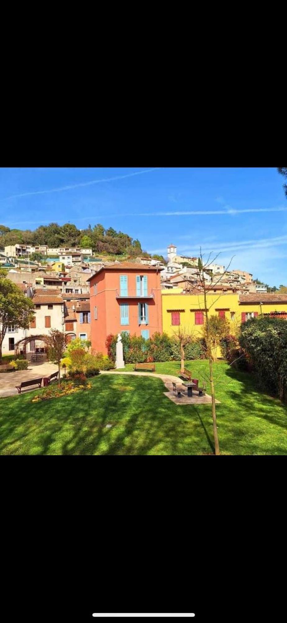 Charmant Appartement Au Coeur De Villeneuve Loubet Exterior photo
