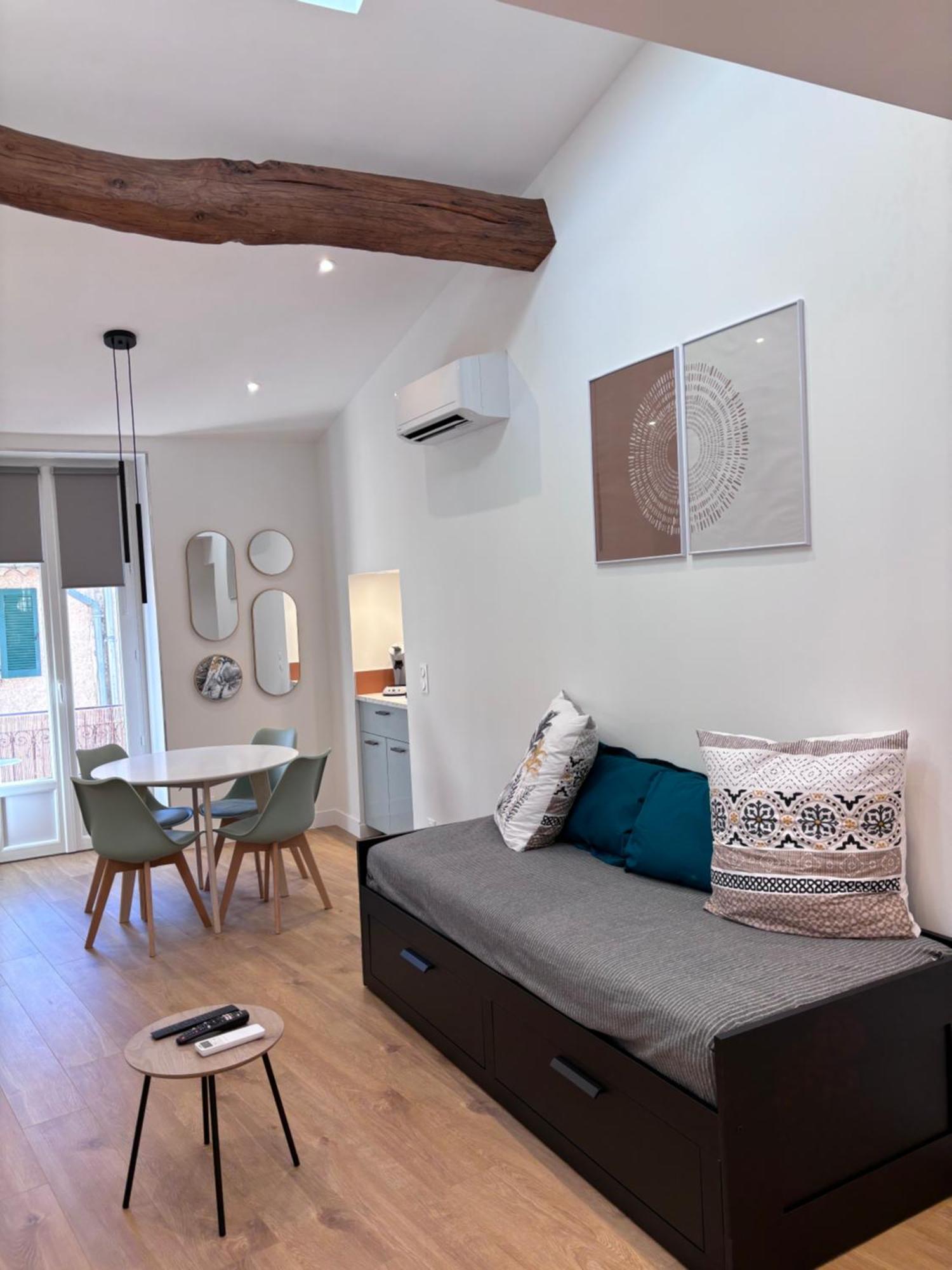 Charmant Appartement Au Coeur De Villeneuve Loubet Exterior photo